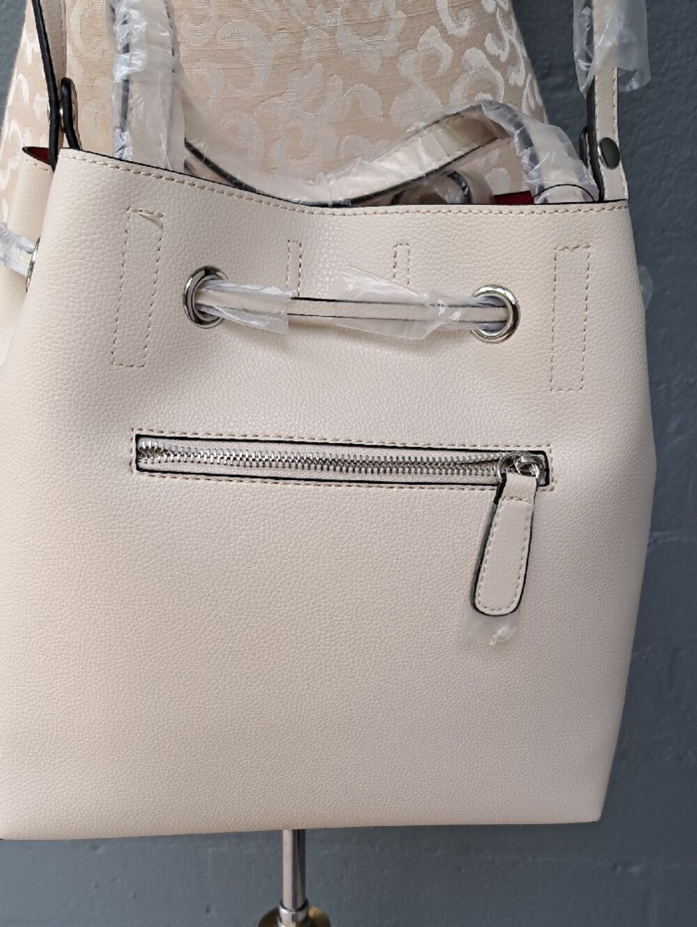 Guess Cream Pebbled Drawstring Shoulder Bag - Picture 5 of 12